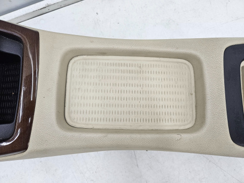 Tunel środkowy BMW E92 Coupe 04-12r. srodkowy tynel tylnej kanapy schowki kratki nawiewu CREMEBEIGE beżowy 6961645