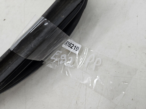 Uszczelka BMW E92 Coupe 04-12r. wewnętrzna guma prawych przednich drzwi pasażera prawy przód NIEUSZKODZONA 7119092