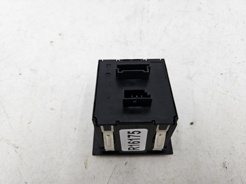 Włącznik świateł awaryjnych BMW E90 E91 E92 E93 04-12r. przycisk 9132421