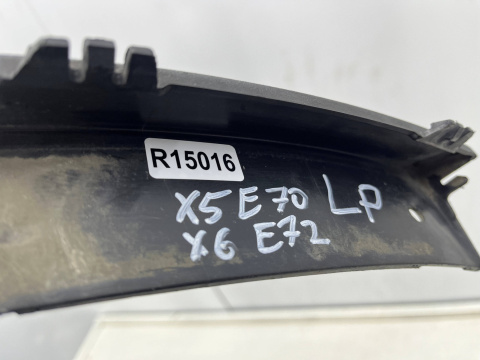 Listwa BMW X5 E70 X6 E72 06-13r. lewy przedni rant nadkola błotnika WĄZKI nakładka lewy przód 7176235