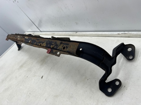 Belka silnika Volvo V40 I S40 I 95-04r. mocowanie wspornik pod chłodnice zderzak