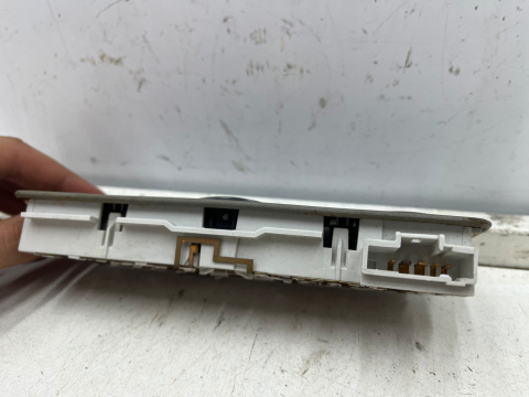 Lampka oświetlenia kabiny Renault Scenic 1 I 96-03r. tylna lampka wnętrza podsufitki sufitowa 8200113025