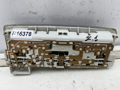 Lampka oświetlenia kabiny Renault Scenic 1 I 96-03r. tylna lampka wnętrza podsufitki sufitowa 8200113025