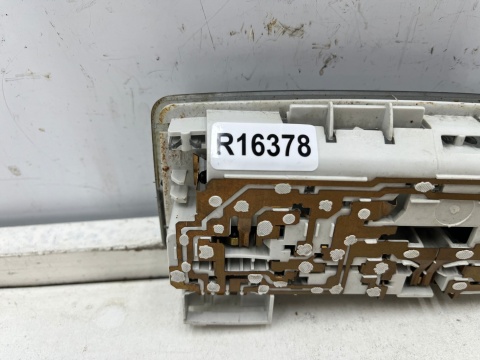 Lampka oświetlenia kabiny Renault Scenic 1 I 96-03r. tylna lampka wnętrza podsufitki sufitowa 8200113025