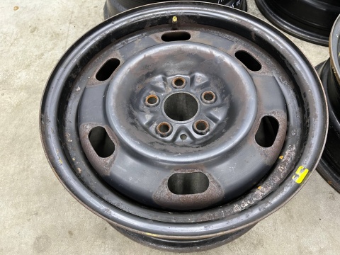 Felgi stalowe Chrysler PT Cruiser 00-10r. 15 cali 6jx15 ET40 5x100 KOMPLET 05272864ab