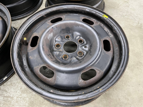 Felgi stalowe Chrysler PT Cruiser 00-10r. 15 cali 6jx15 ET40 5x100 KOMPLET 05272864ab