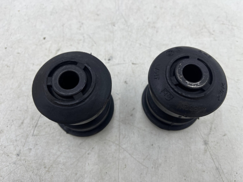 Wahacz Mercedes w906 II Crafter I LT3 prawy lewy tylny silentblok tuleja wahacza NOWY prawy lewy tył 2 sztuki Febi 31479