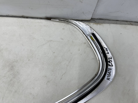 Listwa BMW E92 Coupe 04-12r. lewa boczna nakładka dachu karoseryjna ozdobna obramówka szyb chromowana 7119075