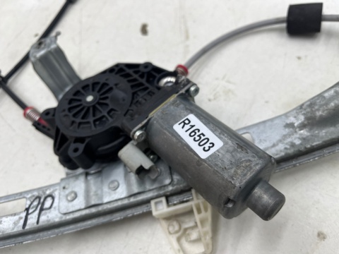 Podnośnik szyb Peugeot 206 5Drzwi 98-09r. prawy przedni mechanizm podnoszenia szyb elektryczny silniczek prawy przód
