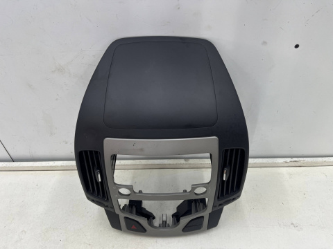 Ramka radia Hyundai i30 I FD 07-12r. Panel konsola środkowa deski klimy dekor kratki nawiewu 84745-2R000