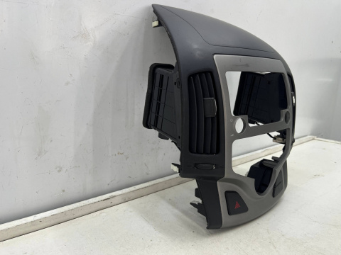 Ramka radia Hyundai i30 I FD 07-12r. Panel konsola środkowa deski klimy dekor kratki nawiewu 84745-2R000