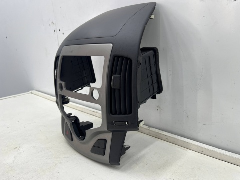 Ramka radia Hyundai i30 I FD 07-12r. Panel konsola środkowa deski klimy dekor kratki nawiewu 84745-2R000