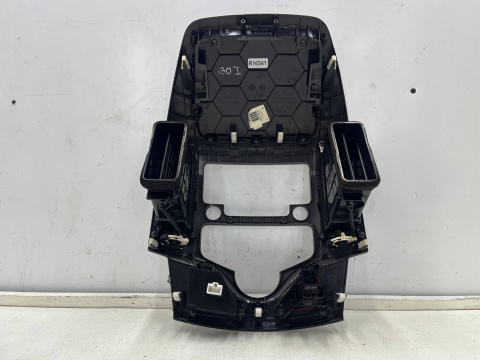 Ramka radia Hyundai i30 I FD 07-12r. Panel konsola środkowa deski klimy dekor kratki nawiewu 84745-2R000