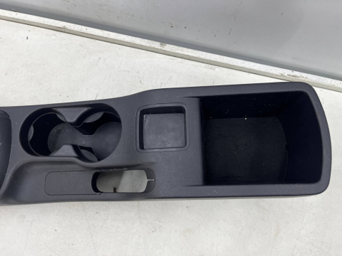 Tunel środkowy Hyundai i30 I FD 07-12r. obudowa konsola kokpit miejsce na kubki AUX USB 84671-2R000
