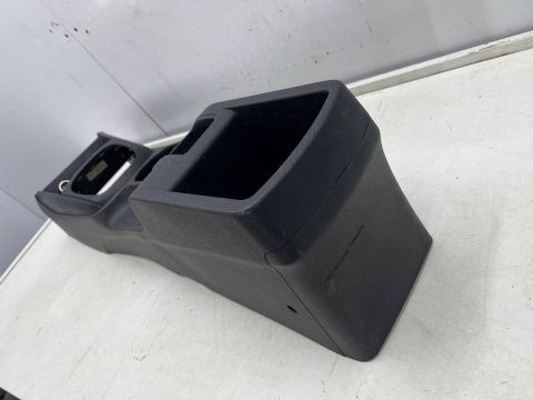 Tunel środkowy Hyundai i30 I FD 07-12r. obudowa konsola kokpit miejsce na kubki AUX USB 84671-2R000