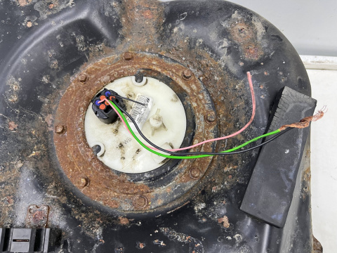 Zbiornik paliwa Hyundai i30 I FD Kia Ceeed I HB 5Drzwi 07-12r. BENZYNA bak metalowy bez pompy 31100-2l200