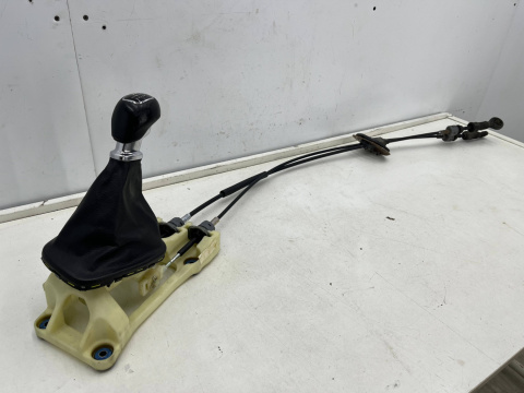Lewarek zmiany biegów Hyundai i30 I FD 07-12r.  1.4b 1.6b benzyna linki wybierak dźwignia 43700-2r130 1h150-0j08