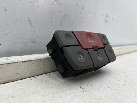 Włącznik świateł awaryjnych Fiat Panda 2 II 03-12r. przycisk świateł przeciwmgielnych 735357118