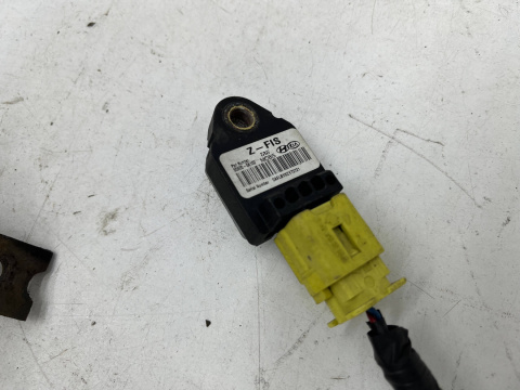 Wiązka Hyundai i30 I FD 07-12r. instalacja przewodów pasa przedniego czujników uderzeniowych 95920-0a100