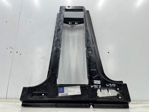 Ćwiartka Mercedes Sprinter III w910 w907 19r.- lewy słupek wewnętrzny poszycie wzmocnienie słupka a9106102100