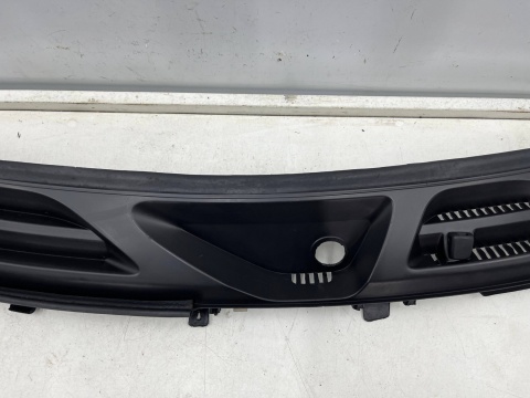 Podszybie Fiat Panda 2 II 03-12r. górne uszczelka Europa ze sprzyskiwaczami 735340441