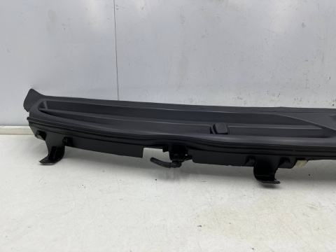 Podszybie Fiat Panda 2 II 03-12r. górne uszczelka Europa ze sprzyskiwaczami 735340441