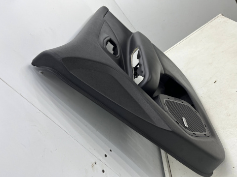 Tapicerka Jeep Renegade 14r.- prawy przedni boczek drzwi pasażera podświetlana klamka ekoskóra PRAWY przód y0022915