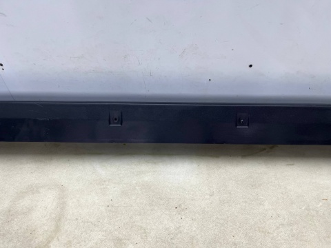 Nakładka progu Mercedes ML II w164 AMG 05-11r. PRAWA dolna podpora listwa stopnia progu a1646901475