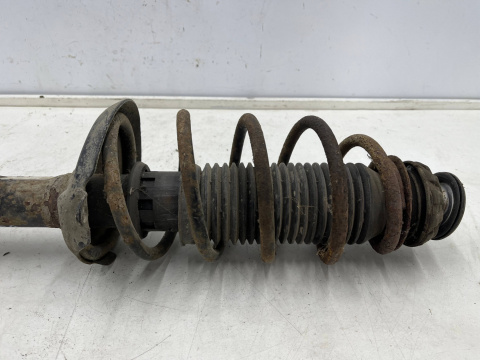 Amortyzator VW Polo 3 III Seat Ibiza II 83-04r. BENZYNA przedni PRAWY LEWY mcpherson sprężyna lewy prawy przód 6N0413031J  