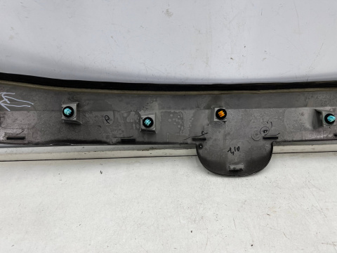 Listwa Mazda CX-5 II CX5 II KF KB 17-21r. blenda nakładka górna klapy bagażnika KB7W-50811