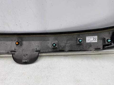 Listwa Mazda CX-5 II CX5 II KF KB 17-21r. blenda nakładka górna klapy bagażnika KB7W-50811