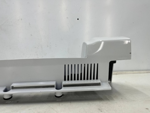 Listwa Renault Trafic III Talento NV300 Primastar II Vivaro B 14r.- prawa nakładka lampy tylnej obudowa narożnik 93450969