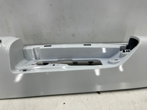 Listwa Renault Trafic III Talento NV300 Primastar II Vivaro B 14r.- prawa nakładka lampy tylnej obudowa narożnik 93450969