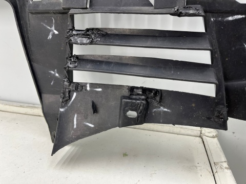 Osłona pod zderzak Peugeot 308 II T9 + SW 13-21r. przednia osłona płyta dolna silnika podwozia 9677363680