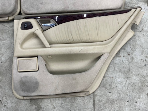 Fotele Mercedes w210 KOMBI 95-02r. kanapa tylna boczki drzwi KOMPLET skóra pompowane elektryczne z pamięcią beżowe