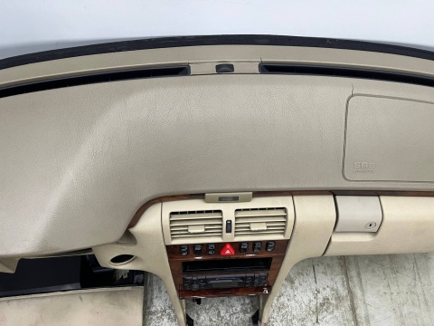 Fotele Mercedes w210 KOMBI 95-02r. kanapa tylna boczki drzwi KOMPLET skóra pompowane elektryczne z pamięcią beżowe