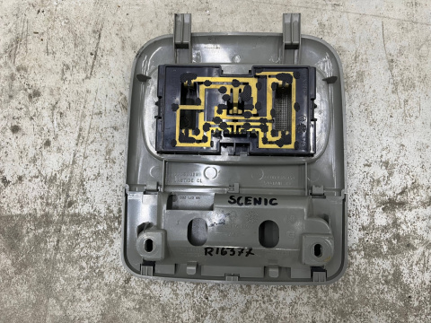 Lampka oświetlenia kabiny Renault Scenic 1 I 96-03r. przednia lampka wnętrza podsufitki sufitowa
