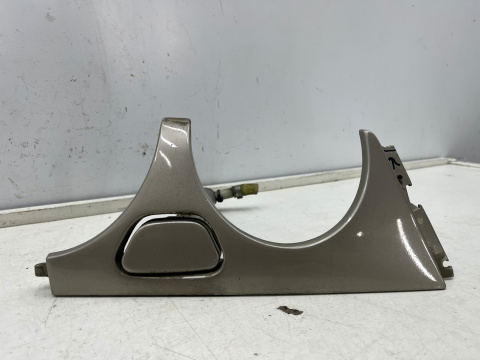 Dysza spryskiwaczy Mercedes w210 95-99r. przedlift prawa zaślepka reflektora lampy prawej 2108200412