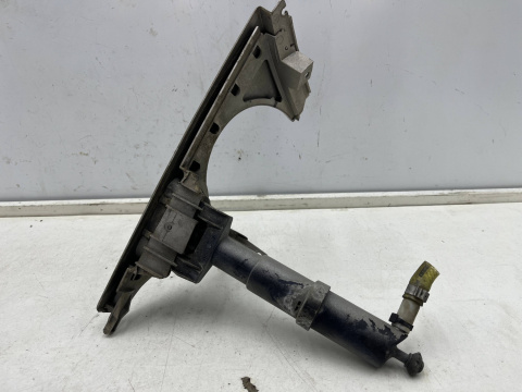 Dysza spryskiwaczy Mercedes w210 95-99r. przedlift prawa zaślepka reflektora lampy prawej 2108200412