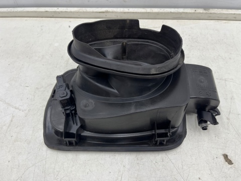 Klapka wlewu paliwa BMW X1 F48 15-22r. NIEPRZEBITA nieuszkodzona 7359171 7458867 8496890