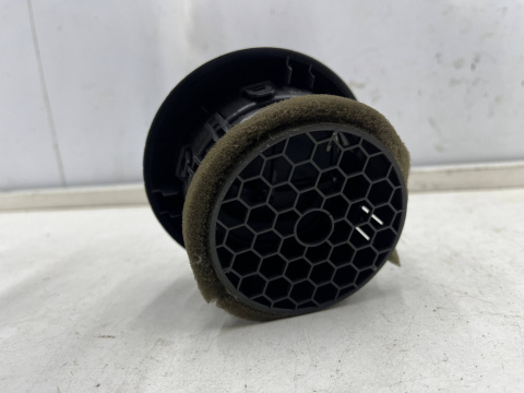 Kratka nawiewu Renault Clio 4 IV 12-20r. prawa lewa boczna nadmuchu deski wnętrza 687605663r