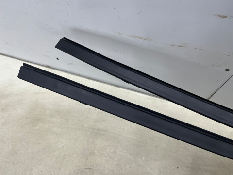 Listwa Mazda CX-30 CX30 19r.- dachowa prawa lewa nakładka zaślepka KOMPLET