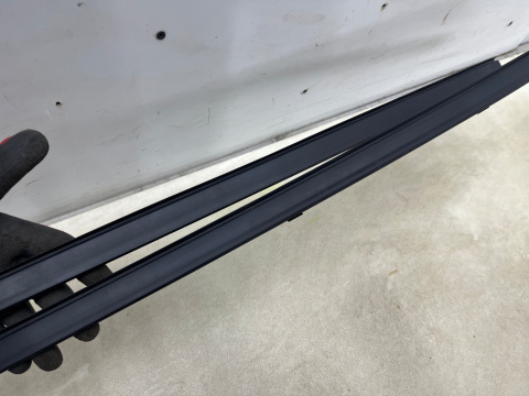 Listwa Mazda CX-30 CX30 19r.- dachowa prawa lewa nakładka zaślepka KOMPLET