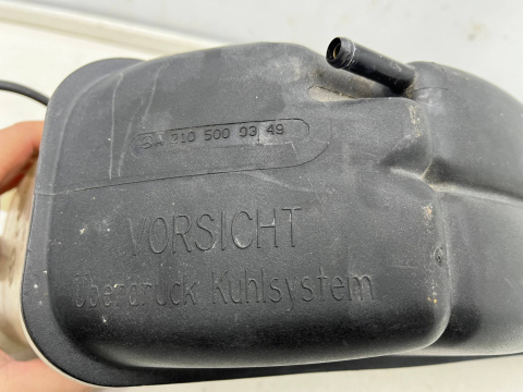 Zbiorniczek wyrównawczy Mercedes w210 95-02r. zbiorniczek płynu chłodzącego oryginalny a2105000349