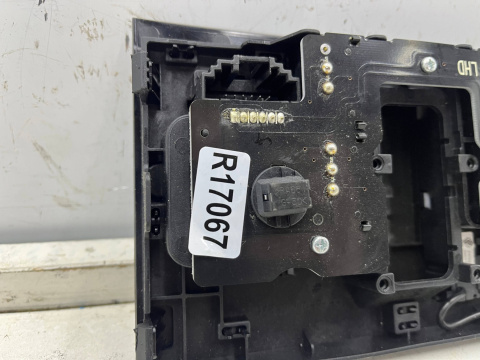 Lampka oświetlenia kabiny VW Golf 7 VII 12-20r. wnętrza podsufitki czarna sufitowa 5g1947105p