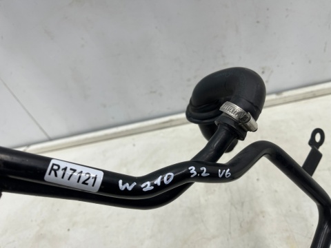 Rura Mercedes w210 95-02r. 3.2 v6 benzyna przewód wody wąż metalowy magistrala 2105000872