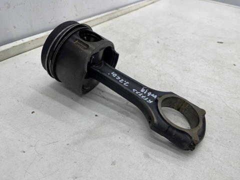 Tłok Mercedes Vito Viano w639 03-14r. 2.2 CDI 150km. korbowód kod silnika 646980 646.980