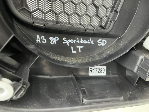 Tapicerka Audi A3 8p Sportback 5D 03-13r. boczek drzwi lewych tylnych pasażera lewy tył 093044586