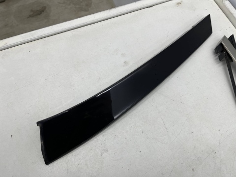 Listwa Mercedes w210 95-02r. KOMBI lewa tylna boczna nakładka karoseryjna ozdobna obramówka szyby bagażnika