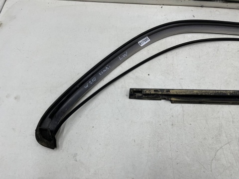 Listwa Mercedes w210 95-02r. KOMBI lewa tylna boczna nakładka karoseryjna ozdobna obramówka szyby bagażnika